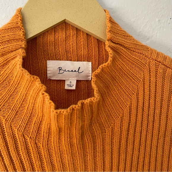 Orange mock neck sweater - Picture 2 of 5